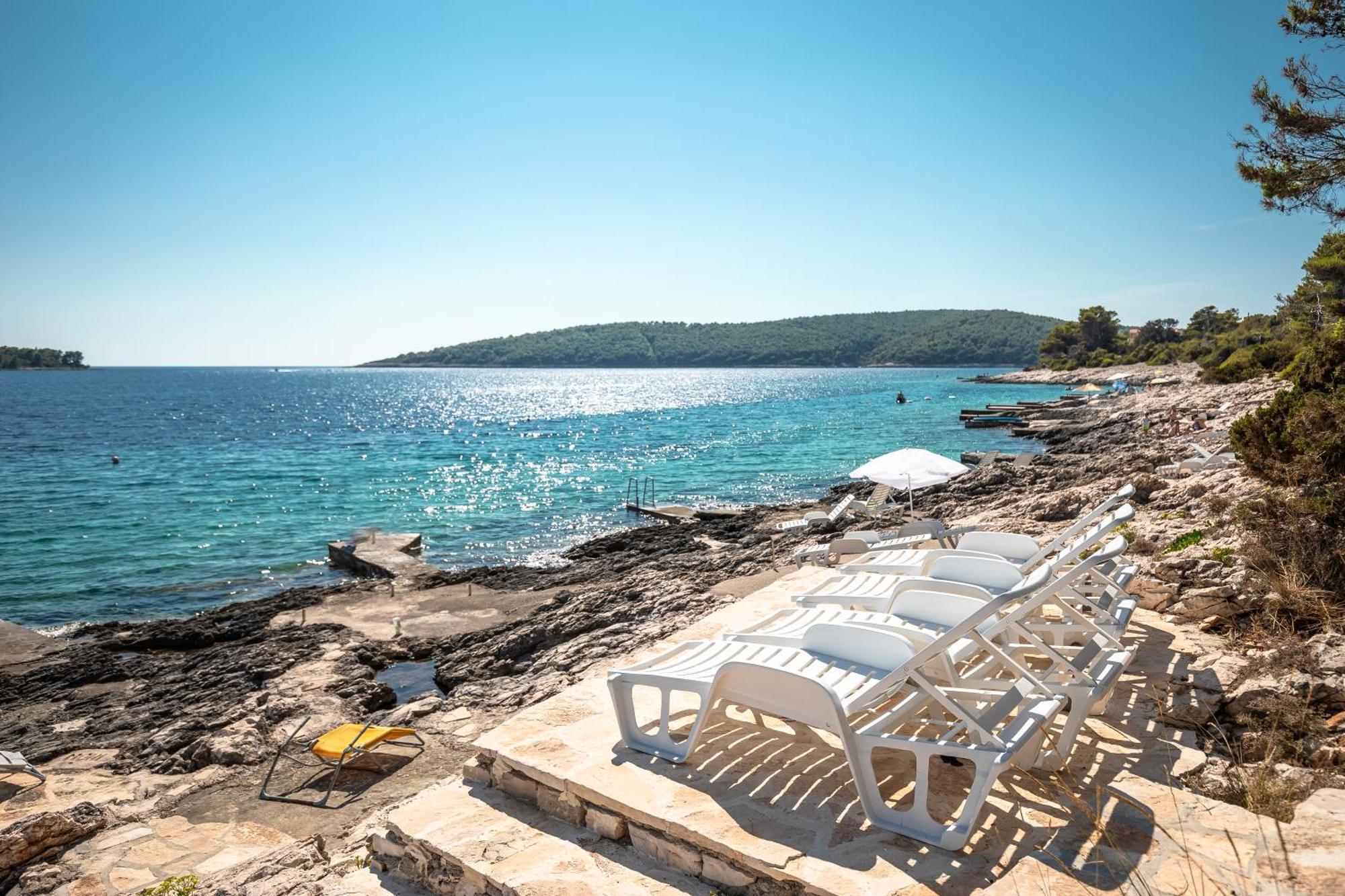 Apartments By The Sea Cove Nova, Korcula - 11353 เวลาลูกา ภายนอก รูปภาพ